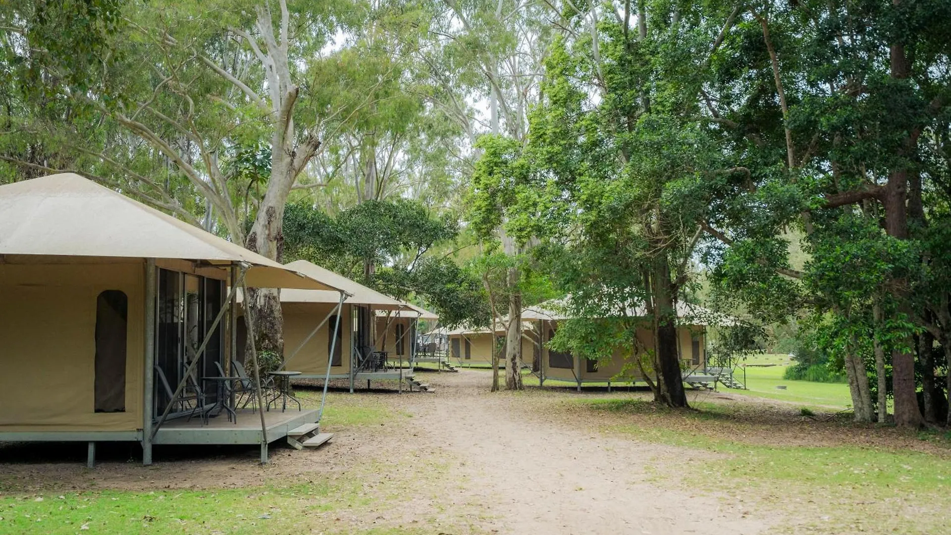 Kangarooms Noosa Everglades Cootharaba 0*,  Australië