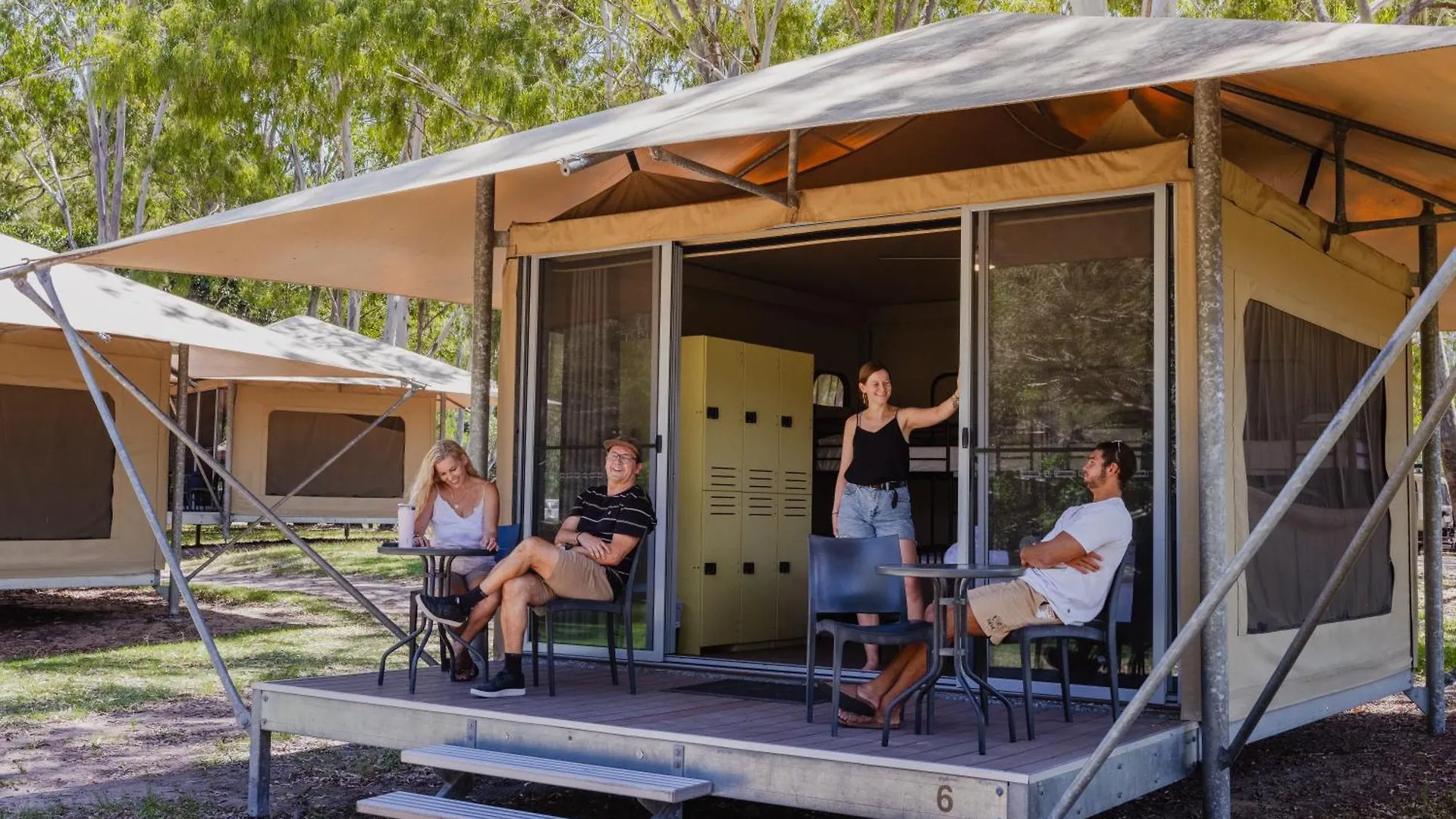 Kangarooms Noosa Everglades Cootharaba Australië